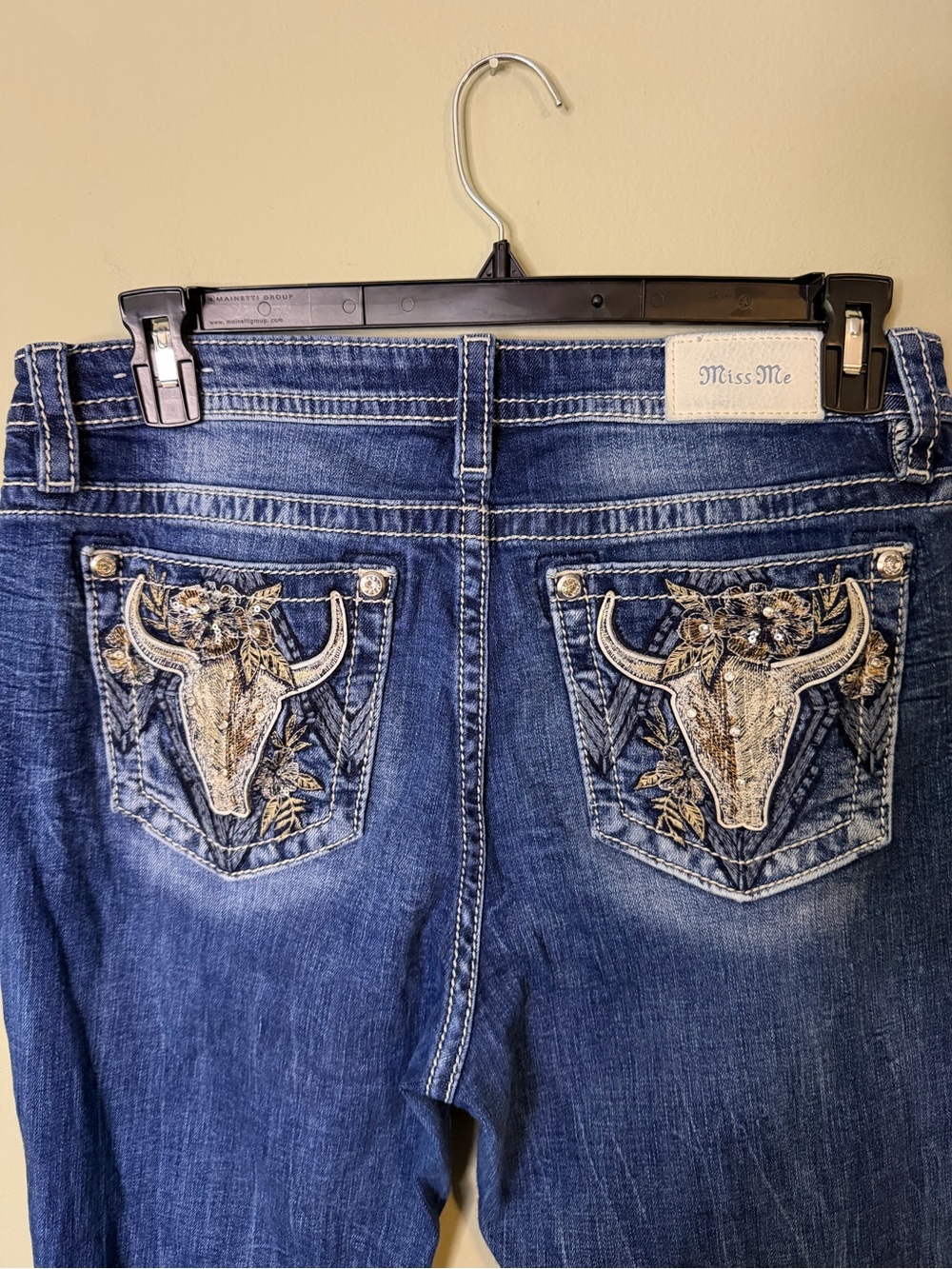 Gorgeous Miss Me Curvy Boot Jeans With Western Skullhead Pockets 32” Inseam